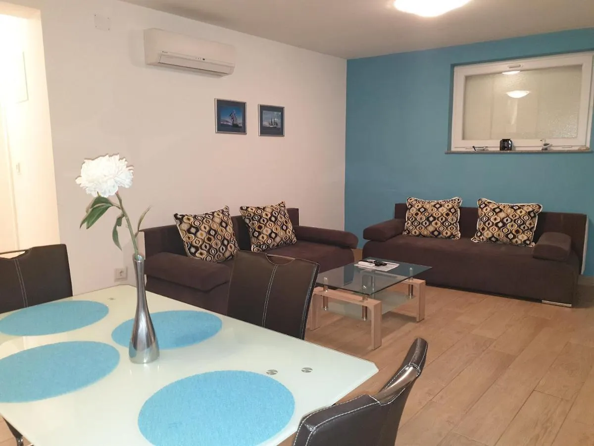 Apartments Ivancic 2 Novi Vinodolski 0*,